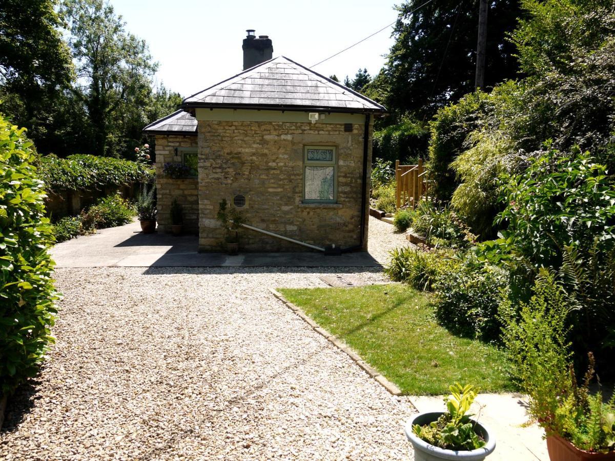 Cosy Stone Cottage, The Bungalow Perrotts Brook Cirencester Exterior photo
