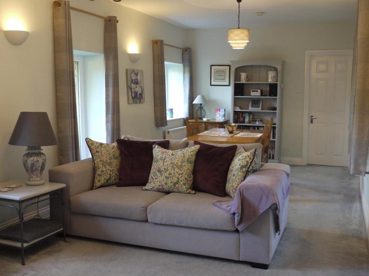Cosy Stone Cottage, The Bungalow Perrotts Brook Cirencester Exterior photo